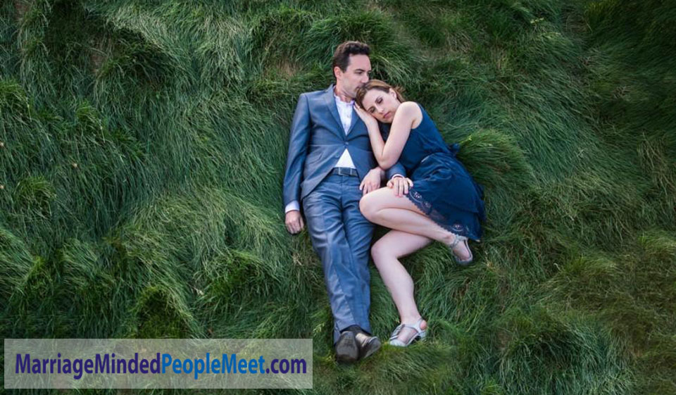 MarriageMindedPeopleMeet: Athbhreithniú ar an Ardán Dating Nua agus Réabhlóideach